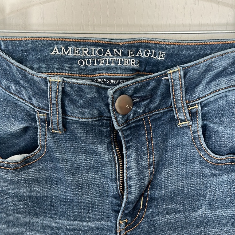 Size 6 American eagle skinny jeans